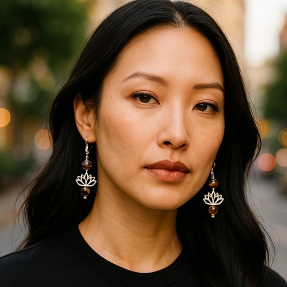 Handmade Lotus and Brown Glass earrings - Picture 3 of 3